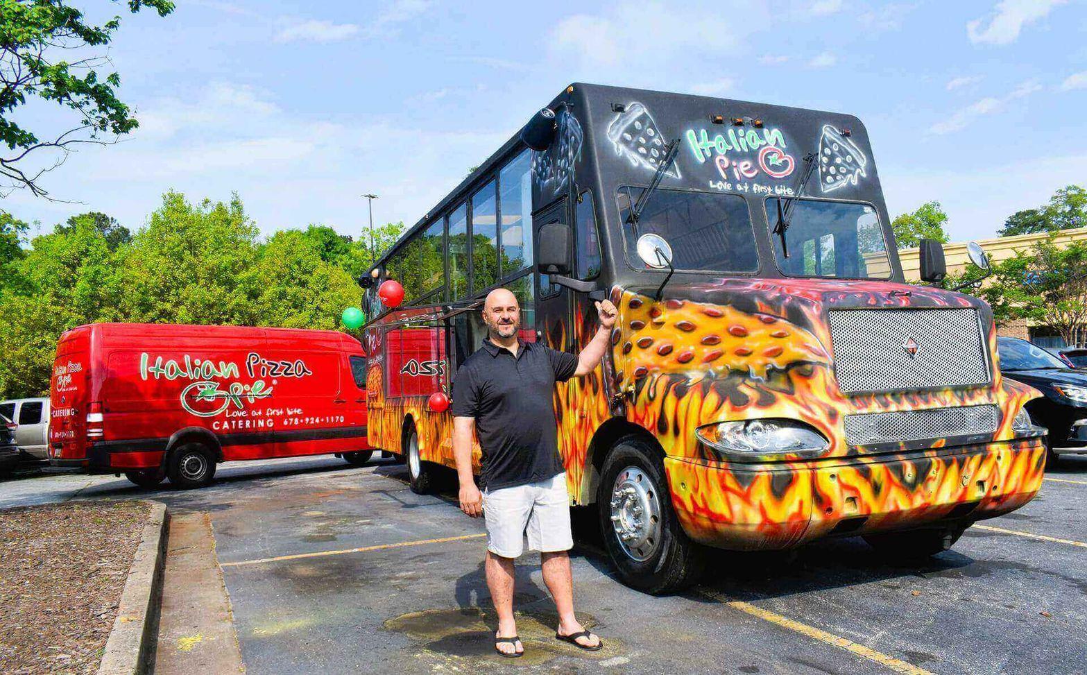 Italian Pizza Pie Food Truck 1